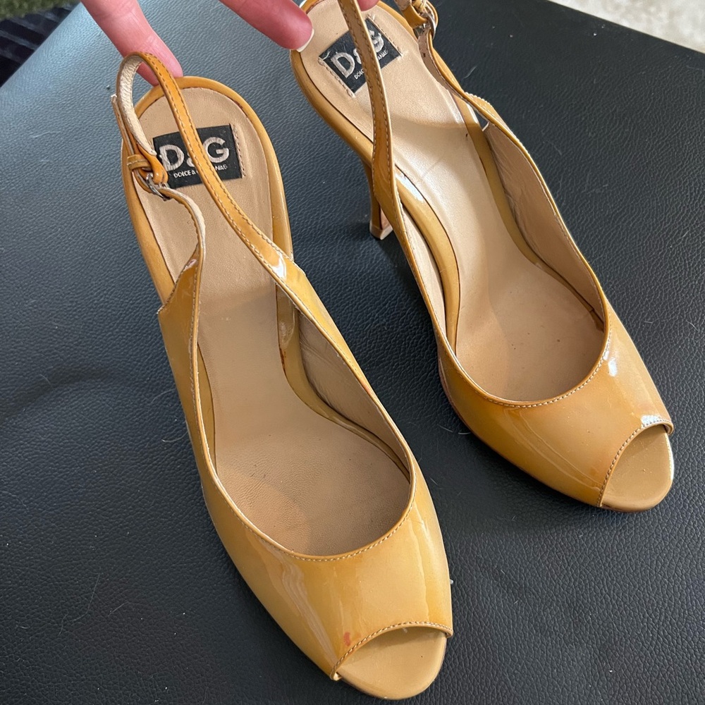 Dolce & Gabbana heels for leather painting